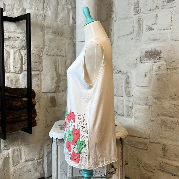 Freeloader | Playful Cat Print Tank Top - Picture 4 of 6